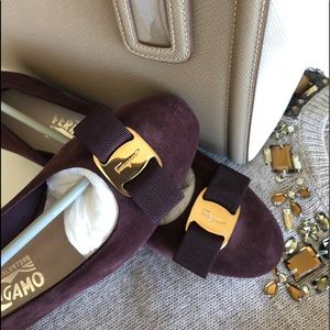 Authentic NEW Ferragamo deep burgundy brown Vara suede pumps